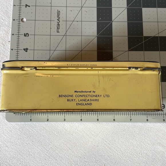 Benson's vintage candy tin, Queen Mary, English Toffee Favourites, hinged lid - Picture 9 of 14